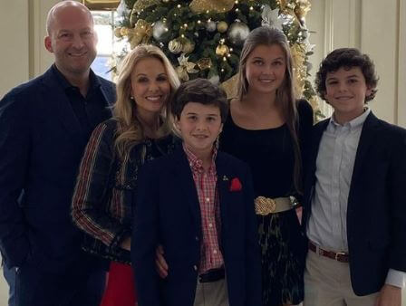 Taylor Thomas Hasselbeck with siblings and parents Tim Hasselbeck and Elisabeth Hasselbeck.